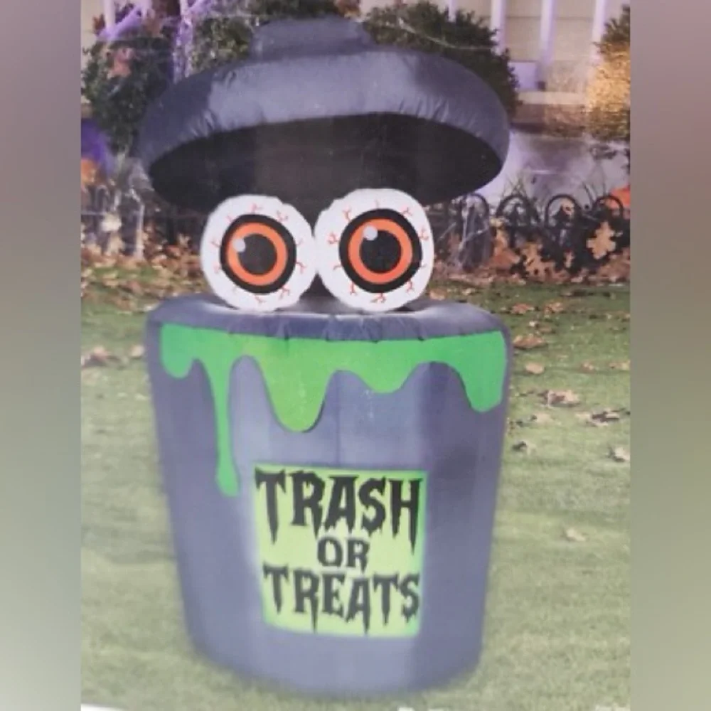 Never Opened We Celebrate Creepin' it Trashy Yard Art - Green and Black